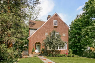 7 Holland Pl, Hartsdale, NY 10530-2519