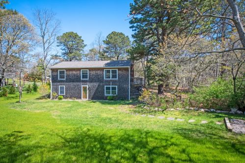 330 Old Wharf Rd, Wellfleet, MA 02667-8615