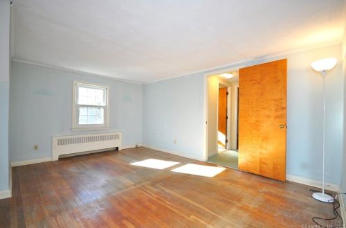 11 Hiram Ln, Bloomfield CT  06002-1224 exterior