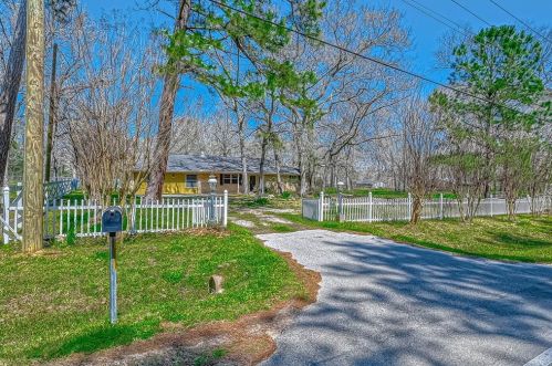 11555 Willis Waukegan Rd, Conroe, TX 77303-4431