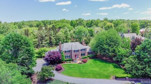 981 Arapaho Trl, Franklin Lakes, NJ 07417-2265