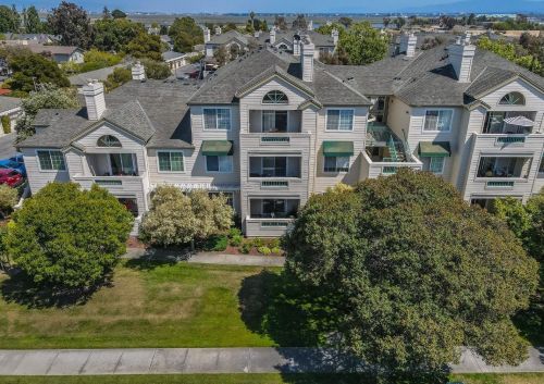 2107 Hastings Shore Ln, Redwood City, CA 94065-2119