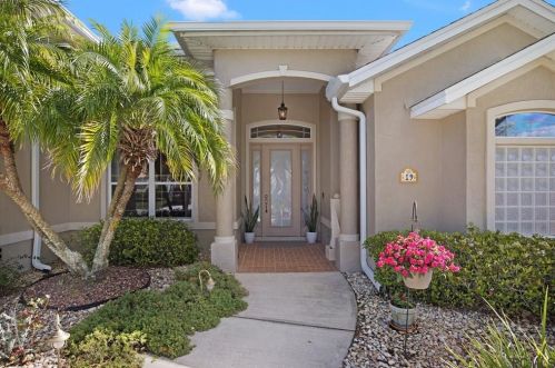 19 Columbus Ct, Palm Coast, FL 32137-8332
