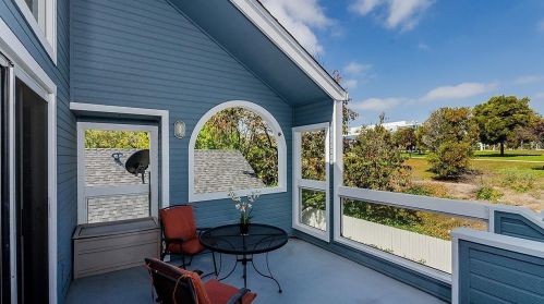 711 Portwalk Pl, Redwood City CA  94065-1811 exterior