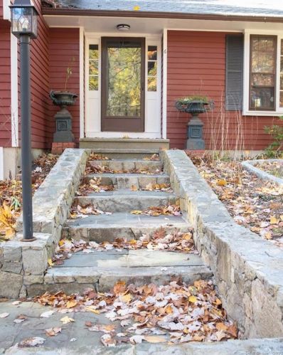 6 Whippoorwill Ln, Brookfield Center, CT 06804-1709