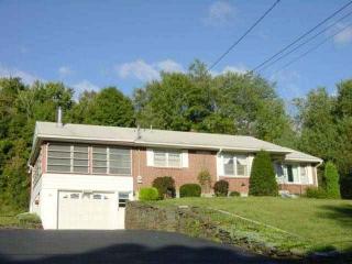 123 Winnie Ave, Ravena, NY 12143-1500