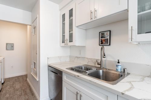 3682 Cliff Way, Oceanside CA  92056-4703 exterior