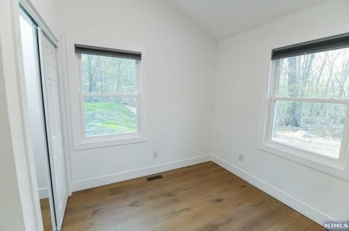 6 Stag Hill Rd, Mahwah NJ  07430-1034 exterior