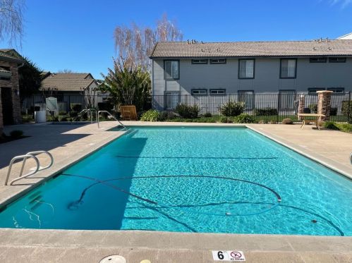 3933 Dale Rd, Modesto CA  95356-0272 exterior