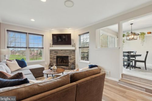 455 Country Club Dr, Lansdale, PA 19446-1464