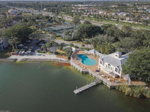 7712 Ahoy Ave, Naples, FL 34109-7646