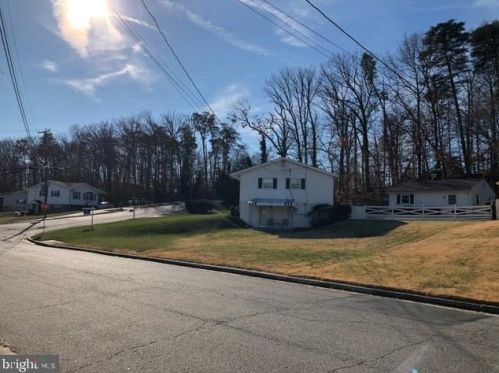 7612 Pollen St, Lorton VA  22079-1636 exterior