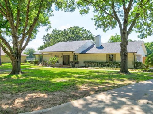 6 Circle Park Ct, Midlothian TX  76063-3210 exterior