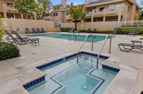 24015 Arroyo Park Dr, Santa Clarita CA  91355-3735 exterior