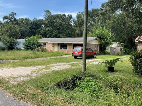 7901 Sabra Dr, Pensacola, FL 32514-4831