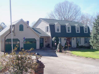 610 Randa Dr, Statesville, NC 28625-5586
