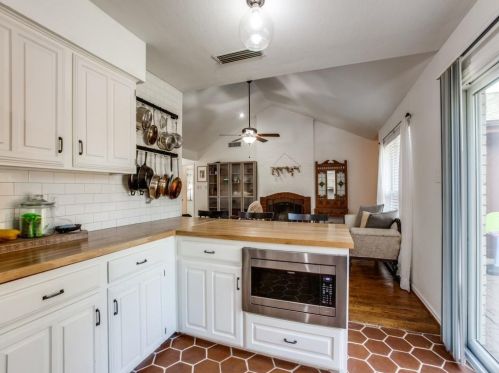 1135 Midway Dr, Richardson TX  75081-3629 exterior