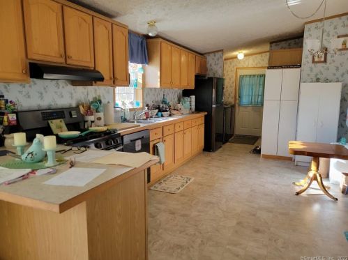 9 Circle Dr, Stonington, CT 06378-1506