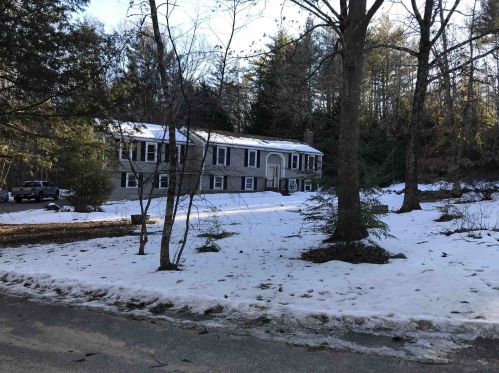 5 Jennifer Ln, Raymond, NH 03077-2038