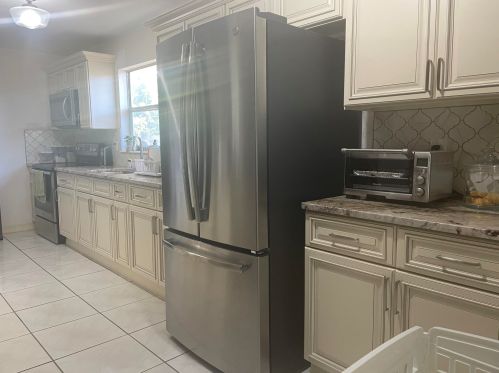 916 Francis St, West Palm Beach, FL 33405-2414