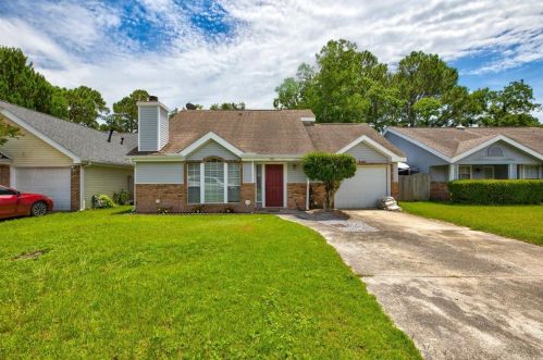 1863 Heartland Dr, Fort Walton Beach, FL 32547-1026