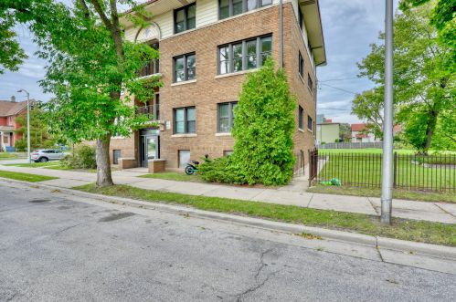 136 1st St, Milwaukee, WI 53212-4317
