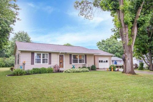 808 4th St, Richmond, IA 52247-9484