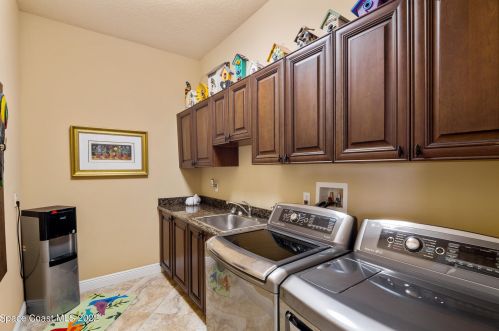 3618 Indian Riv Dr, Cocoa FL 32926-8705 exterior