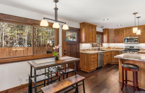 941 Edgewood Cir, South Lake Tahoe, CA 96150-7818