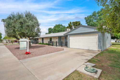 9906 Spruce Dr, Sun City AZ 85351-1958 exterior