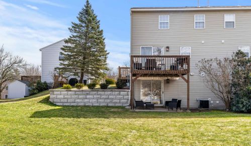 5 Shire Ct, Goffstown NH  03045-2621 exterior