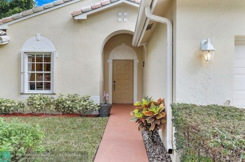 11901 20th St, Hollywood FL  33025-5616 exterior