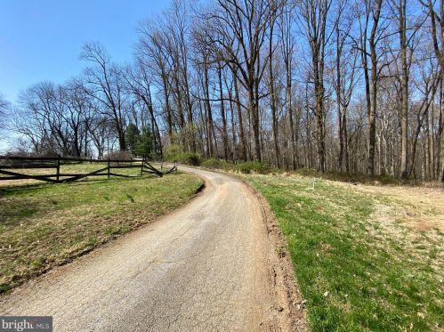 64 Atwater Rd, Chadds Ford, PA 19317-9112