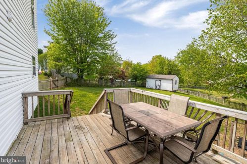 5624 Reardon Ln, Woodbridge VA  22193-3756 exterior