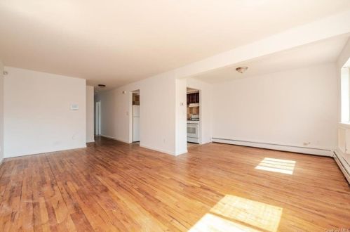 180 Pennyfield Ave, Bronx, NY 10465-4031