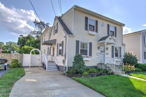 26 Fulton St, East Freehold, NJ 07728-1812