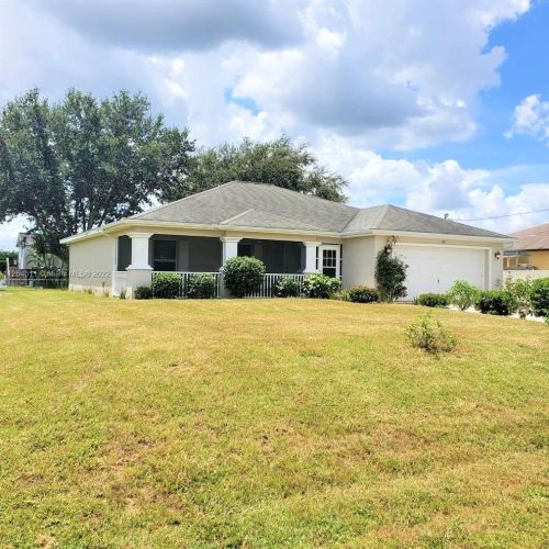 3109 6th St, Lehigh Acres, FL 33976-2562
