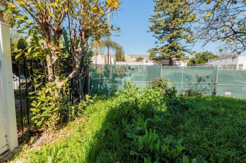 4366 116th St, Hawthorne CA  90250-2327 exterior