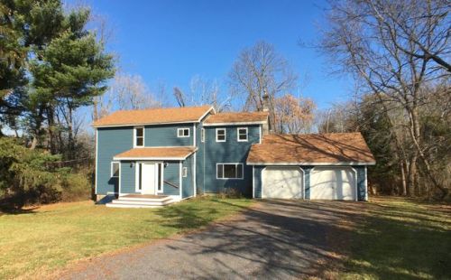 5 Jennifer Ln, Hudson, NY 12534-4106