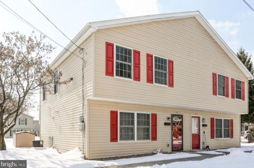 15 Chestnut St, Navy Sup Dpt, PA 17055-6548