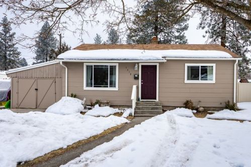 5918 Alameda Blvd, Spokane WA  99205-7607 exterior