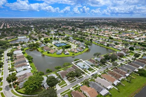 7797 Mansfield Hollow Rd, Delray Beach, FL 33446-3375