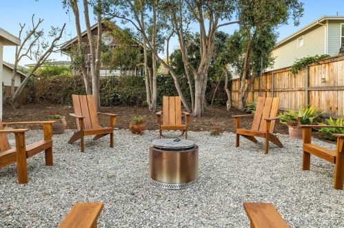 326 Micheltorena St, Santa Barbara CA  93101-1123 exterior