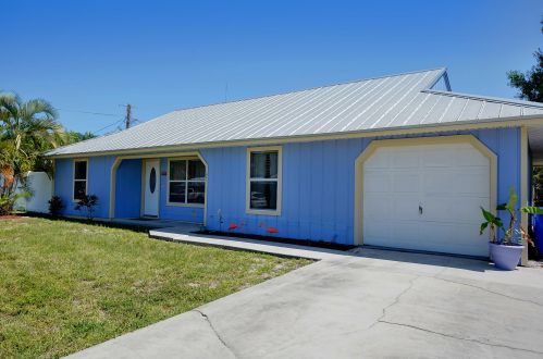 1061 2nd St, Vero Beach, FL 32962-2867