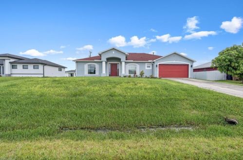 313 13th Ter, Cape Coral, FL 33909-1273