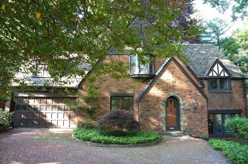 465 Avon Dr, Pittsburgh, PA 15228-2103