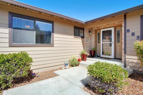 885 Lanini Dr, Hollister, CA 95023-6428