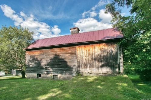 120 Schmitt Ln, Montgomery NY  12549-2044 exterior