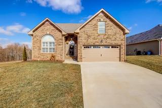 715 Valencia Dr, Clarksville, TN 37043-2059