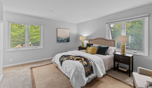 2414 Lagoon Ct, Thiensville WI  53092-5549 exterior